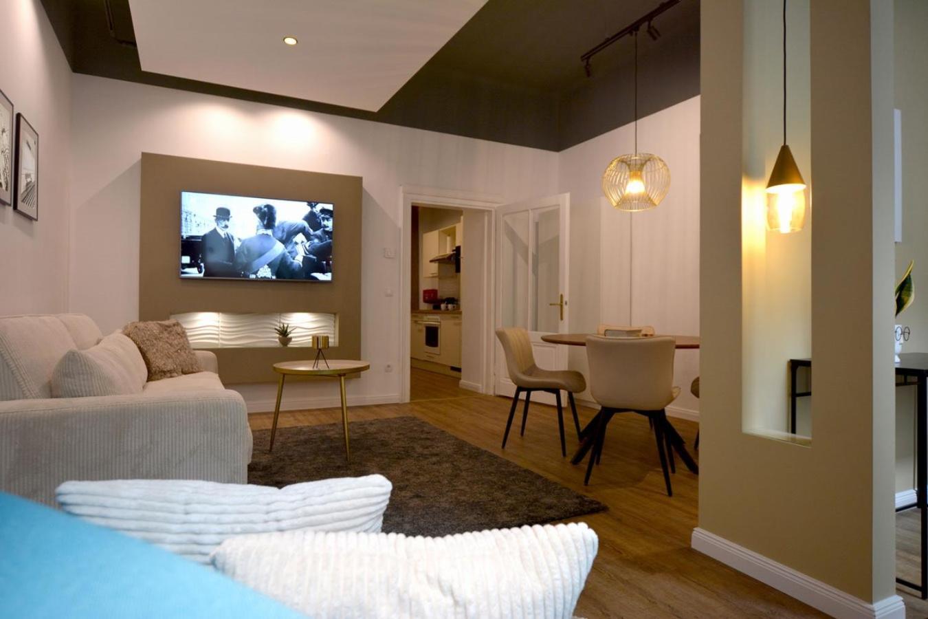 Meetsleopold Apartment Wina Bagian luar foto