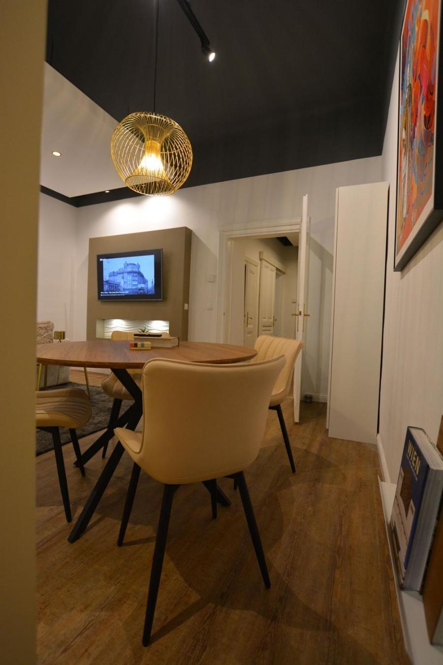 Meetsleopold Apartment Wina Bagian luar foto